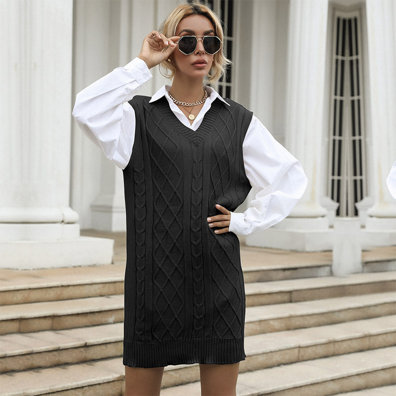 Women’s Sleeveless Knit Sweater Dress – Cable Knit V-Neck Vest Dress
