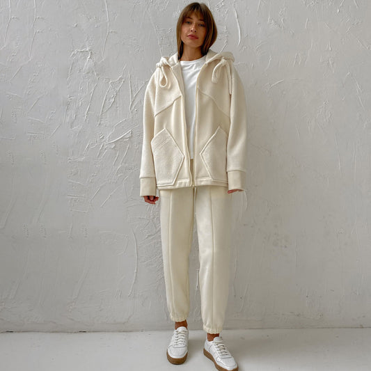 Cozy Sherpa-Lined Zip Hoodie – Minimal Cream Comfort